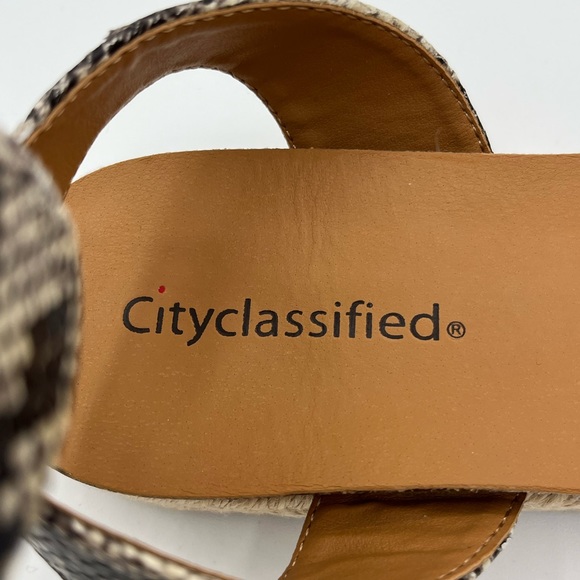 CityClassified Sandals size 9 New - Picture 5 of 5